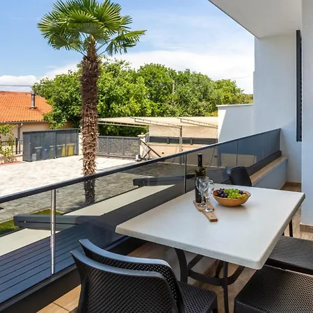 Apartament Estate 2 - Island Krk By Guide