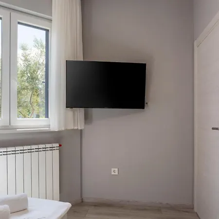 Estate 2 - Island Krk By Guide Apartament *
