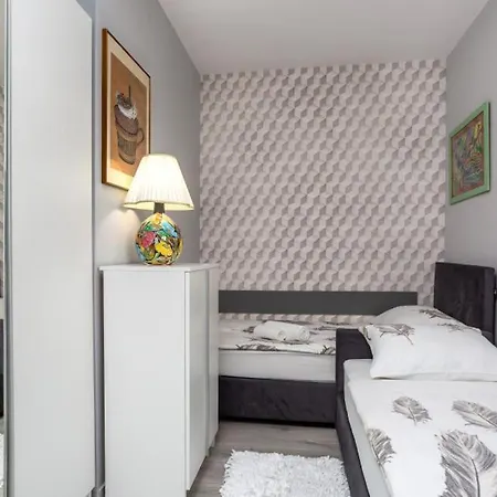 Estate 2 - Island Krk By Guide Apartament *